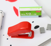 Vente directe du fabricant Agrafeuse manuelle miniature de couleur unie Portable Agrafes n°10 pour la papeterie scolaire