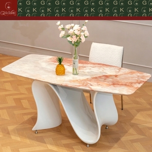 Table rectangulaire en marbre de luxe moderne GOLDKING pour salle à manger, plateau veiné rose, base blanche sculptée, fabrication sur mesure, directement de l'usine - Product Image 2