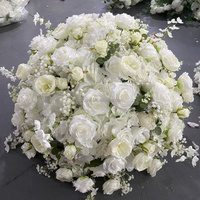 Fleurs et plantes décoratives Oem Centres de table pour événement de mariage Boule de fleurs en soie artificielle Décorations de mariage Fournitures