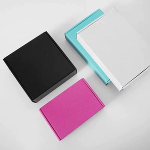 Miễn Phí Thiết Kế Màu Đen Giấy Bưu Phẩm Hộp Biểu Tượng Tùy Chỉnh Bao Bì Thân Thiện Với Môi Tự Nhiên Quần Áo Gửi Thư Vận Chuyển Hộp Cho Trang Phục - Product Image 6