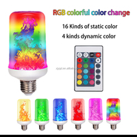L'ampoule LED RVB à effet de flamme crée une lueur de feu scintillante réaliste avec des fonctions multicolores changeantes et une télécommande pratique