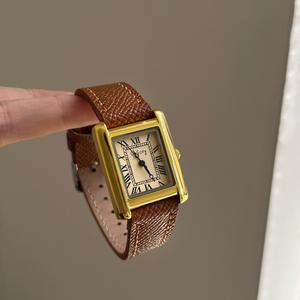 ساعات نسائية جديدة مربعة الشكل بحزام جلدي للطالبات والفتيات، تصميم روماني بسيط وأنيق، ساعات نسائية رائجة - Product Image 3