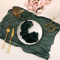 Nouvelle nappe en polyester de style bohème européen personnalisable et chemin de table plissé à motif uni pour mariages, fêtes et usage domestique
