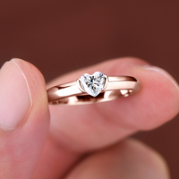Vente chaude prix de gros 925 argent Sterling 0.5ct en forme de coeur Moissanite Solitaire bague de fiançailles pour les femmes