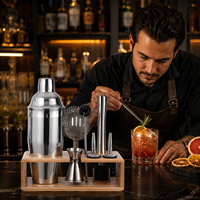 Ensemble de shaker à cocktails en acier inoxydable avec outils de bar, shaker Cobbler, kit de barman, support en bambou, verseurs de bouteilles pour bar à domicile