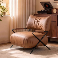 Chaise longue de luxe moderne avec structure en acier inoxydable, coussin en mousse haute résilience et revêtement en cuir pour chambre et salon