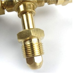 Régulateur de pression d'argon/dioxyde de carbone avec CGA580 pour le soudage et la découpe au gaz hélium, comprenant un manomètre - Product Image 1