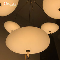 Lustre suspendu LED de style européen de haute qualité, or/noir, avec télécommande, dimmable et anti-éblouissement, pour usage hôtelier
