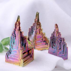 Ornement décoratif de spécimen en métal de cristal minéral coloré Autre produit artisanal en cristal Minerai de bismuth naturel Pierre brute - Product Image 2