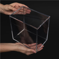 Vente en gros de boîtes de présentation empilables anti-rouille en acrylique transparent de 5 mm d'épaisseur avec couvercle magnétique protégé contre les UV pour Lorcana Illumineer's