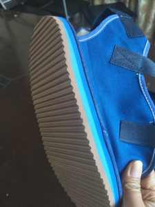 <span class=keywords><strong>Chaussure</strong></span> <span class=keywords><strong>orthopédique</strong></span> en toile avec <span class=keywords><strong>semelle</strong></span> compensée <span class=keywords><strong>pour</strong></span> la marche post-opératoire et le plâtre médical - Product Image 2