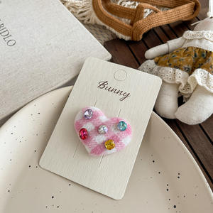 Pince à cheveux coréenne à motif écossais avec strass colorés en forme de cœur pour filles – Accessoire de mode pour franges - Product Image 3