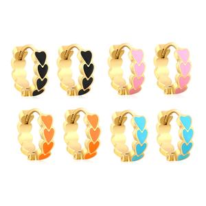 Pendientes de Aro Huggie de Acero Inoxidable con Corazón Esmaltado en Oro PVD de 18K, Joyería Personalizada al por Mayor para Mujer - Product Image 1
