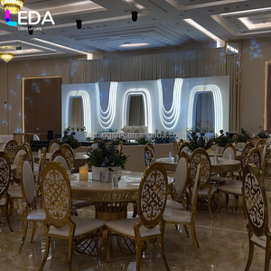 Arco de Acrílico Blanco Elegante LEDA para Decoración de Bodas y Eventos - Product Image 1