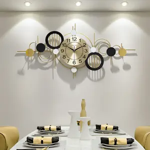 Orologio da parete moderno semplice appeso soggiorno moda domestica orologio da parete gratuito orologio da parete di lusso leggero creativo