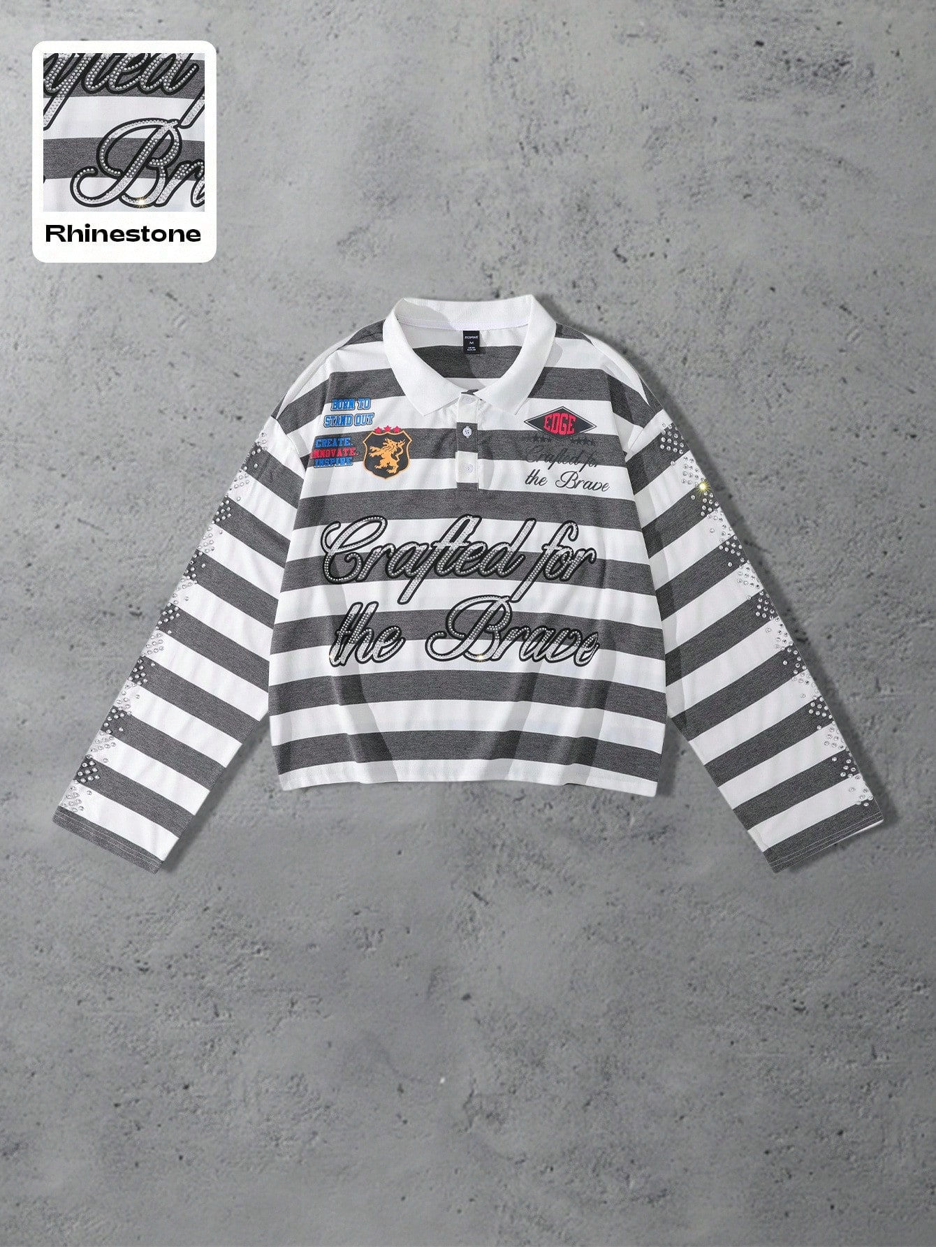 สีเทาและสีขาว