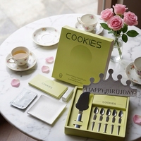 Ensemble de vaisselle jetable biodégradable pour fête d'anniversaire avec assiettes à gâteau, fourchettes, bougies, chapeaux et spatule à gâteau