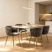 Chaise de salle à manger de luxe en velours gris avec dossier plissé tissé, pieds en métal doré écologiques pour hôtel moderne, restaurant, maison, café
