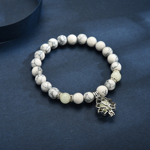 Autres vêtements - Lotus lumineux qui brille dans le noir - Pierre naturelle pour femmes - Bijoux de yoga et de méditation - Product Image 4