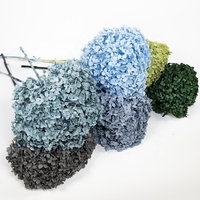 Vente en gros de têtes de fleurs d'hortensias bleu marine séchées et stabilisées en vrac, à longue tige