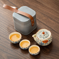 Service à thé Kung Fu en céramique Ru de style chinois moderne haut de gamme, motif lotus bleu et blanc entrelacé, portable pour usage domestique, personnalisable