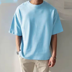 Camisetas gráficas casuales de moda Patrones modernos a rayas con estampado vibrante Camisetas de uso diario de algodón 100% - Product Image 4