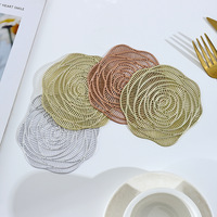 Sous-verres et sets de table contemporains en PVC creux en forme de rose, non toxiques, résistants à la chaleur, imperméables et anti-huile pour la maison