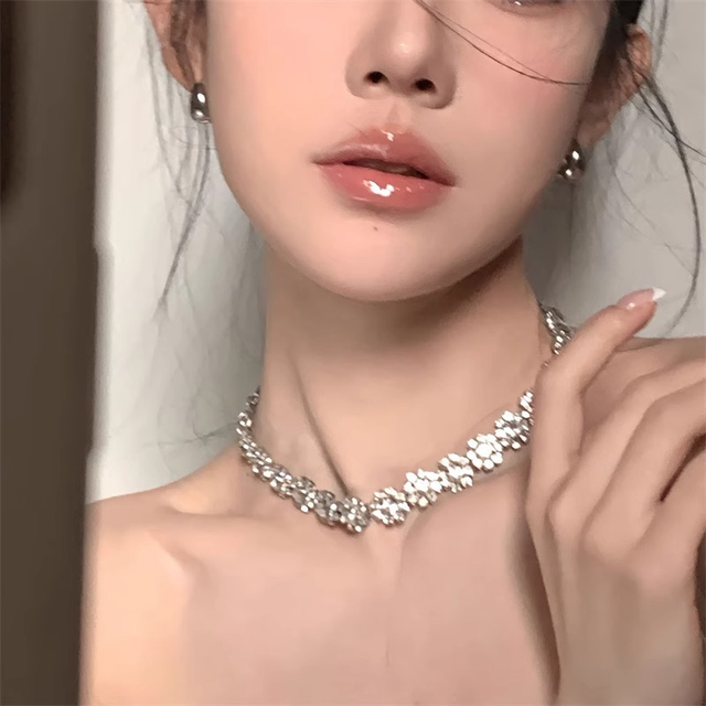 Dazzling Full-diamond Necklace With Unique Design - Zircon Lock Collar Choker Necklace