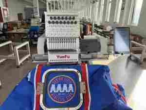 Machine à coudre et à broder informatisée Yunfu Type C, nouvelle série, tête simple, 1200 tr/min, 12 aiguilles, pour usage domestique et confection de vêtements - Product Image 3