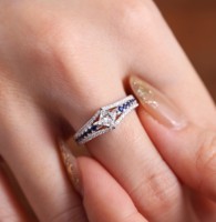 Bague de fiançailles en or 18 carats avec diamant de laboratoire 1 carat couleur E VS2 certifié IGI, saphir taille princesse bicolore et halo pour femme