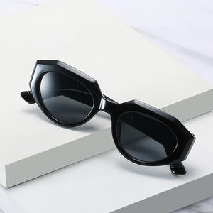 Gafas de sol estilo ojo de gato azules para mujer, UV400, lentes de PC ligeras, a la moda, para viajes, protección solar. - Product Image 4