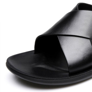 Versione coreana estiva ciabatte da <span class=keywords><strong>uomo</strong></span> in vera pelle <span class=keywords><strong>scarpe</strong></span> da spiaggia alla moda da esterno <span class=keywords><strong>con</strong></span> Design antiscivolo morbido e fresco - Product Image 3