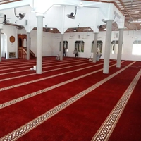 Tapis de mosquée musulman fabriqué à la machine, tapis de prière en Axminster doux, motifs personnalisés, tapis musulman en rouleau mural