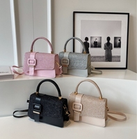 Sac à bandoulière carré tendance pour femme avec fermoir cœur, fermeture éclair, idéal pour le voyage et les cosmétiques