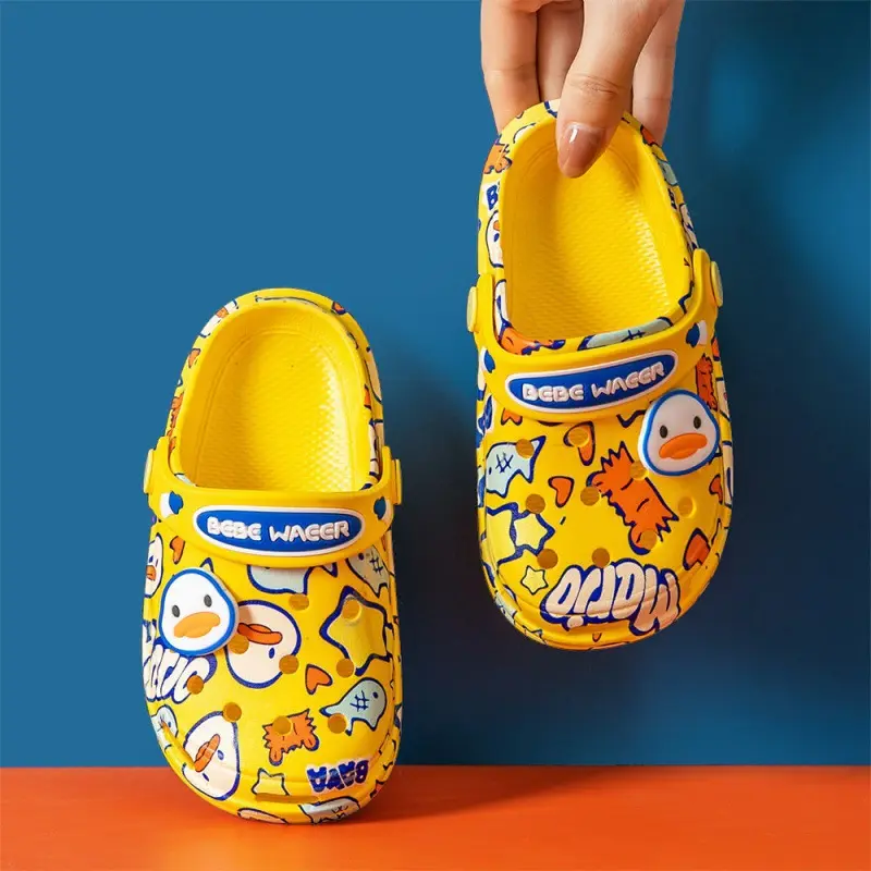 2022 Summer Garden Shoes Cartoon Rabbit Strawberry Girl Cute Eva Children Clogs Shoes For Kids