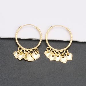 JXX Classic – Nouveauté : Boucles d'oreilles créoles personnalisées plaquées or 24 carats avec motif cœur – Ensemble de bijoux personnalisés pour femme, vente en gros, idéal pour les cadeaux - Product Image 4