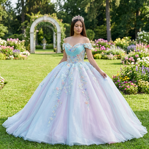 Robe de bal pour adulte Dy8599, style Quinceanera, décolleté cœur, traîne Watteau, dos nu, jupe ample avec applique fleur bleue 100% - Product Image 1