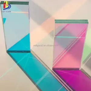 まばゆいばかりの虹色のホログラムガラスグラデーションカラーアート虹色の二色性コーティング装飾的な虹色の合わせガラスシート