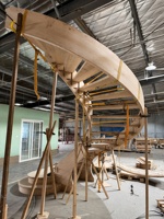 Escalier en colimaçon intérieur sur mesure pour villas haut de gamme avec marches en bois massif