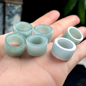 Anel de Jadeíta Natural A-grade com Pingente de Anel de Corrida em Água Azul com Base de Gelo, Joia Vestível - Product Image 1