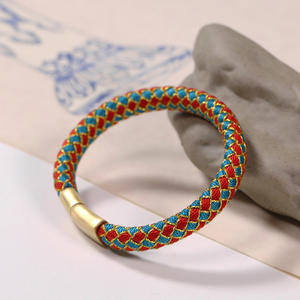 สร้อ<span class=keywords><strong>ย</strong></span>ข้อมือเกล็ดมังกรแบบถักมือไล่ระดับสีสร้อยข้อมือปลา KOI นำโชคสำหรับผู้ชา<span class=keywords><strong>ย</strong></span>ผู้หญิงราศีของขวัญเครื่องประดับปี - Product Image 6