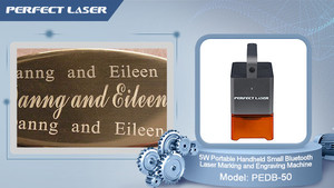 Máquina de Grabado Láser de Fibra Plegable Perfect Laser, Nueva, Mini, Controlada por Teléfono Móvil, para Madera, Vidrio, Plástico y Metal Recubierto - Product Image 3