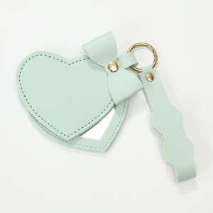 Biểu tượng tùy chỉnh PU <span class=keywords><strong>Leather</strong></span> Bìa xoay gương hình trái tim Pocket <span class=keywords><strong>make</strong></span> <span class=keywords><strong>up</strong></span> gương với móc chìa khóa - Product Image 6
