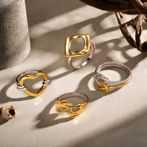 Anillos de moda de acero inoxidable dorado plateado de dos tonos para mujer, diseño de nudo trenzado geométrico de corazón, compromiso de boda hipoalergénico - Product Image 3