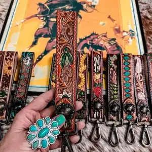 Meilleure vente magnifique porte-clés en cuir repoussé à la main avec motifs Cowgirl Far West Accents aztèques lanière en cuir personnalisée florale