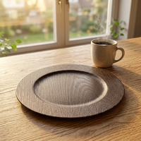 Assiettes de présentation décoratives en plastique écologiques, texturées imitation bois rustique moderne, 13 pouces, personnalisables pour mariage, vente en gros