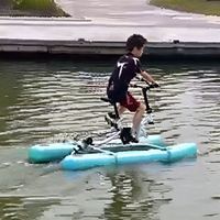 Vélo aquatique gonflable pour enfants, cadre en aluminium à points de soudure plats, PVC double couche, portable, vente en gros, directement de l'usine en Chine, Lumark
