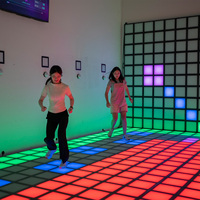 Dalles de sol interactives LED Pixfi Games 30x30 sensibles à la pression pour le jeu Floor Is Lava et le jeu Active Grid