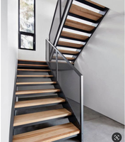 Escalier droit en bois d'intérieur, escalier de style américain avec garde-corps en acier + verre