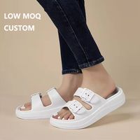 Sandales à boucle pour femmes, semelle épaisse, double sangle réglable, sandales pour hommes, pantoufles de créateur à deux brides, vente en gros, logo personnalisé
